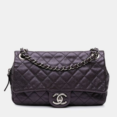 Plum Jumbo Quilted Caviar Easy Flap Bag - Chanel - Modalova
