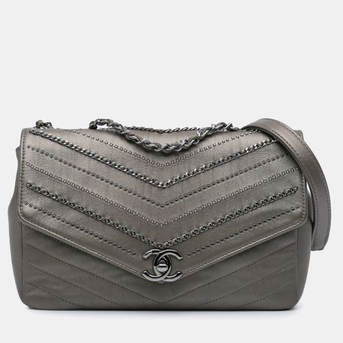 Chanel Gray Calfskin Embellished Chevron Mini Square Envelope Flap Bag - Chanel - Modalova
