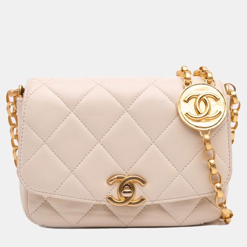 Small Quilted Lambskin CC Coin Flap - Chanel - Modalova