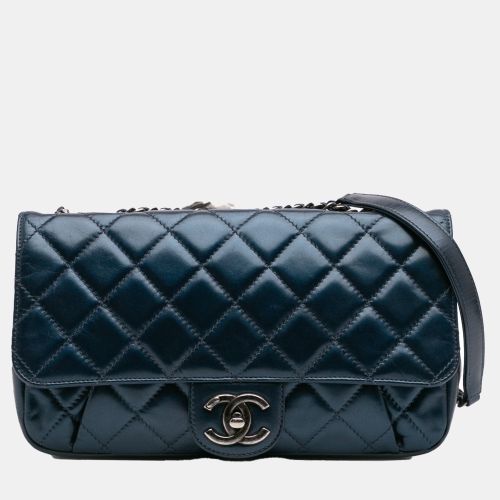 Quilted Glazed Calfskin Coco Pleats Flap - Chanel - Modalova