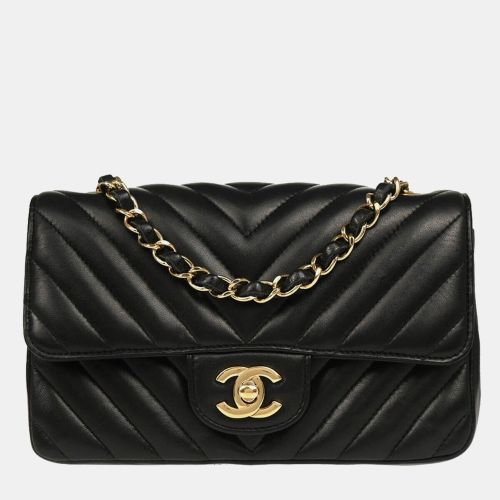 Lambskin Chevron Flap Shoulder Bag - Chanel - Modalova