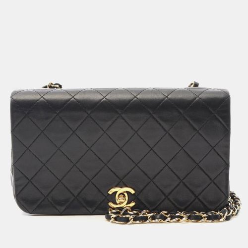 Quilted Leather Full Flap Shoulder Bag - Chanel - Modalova