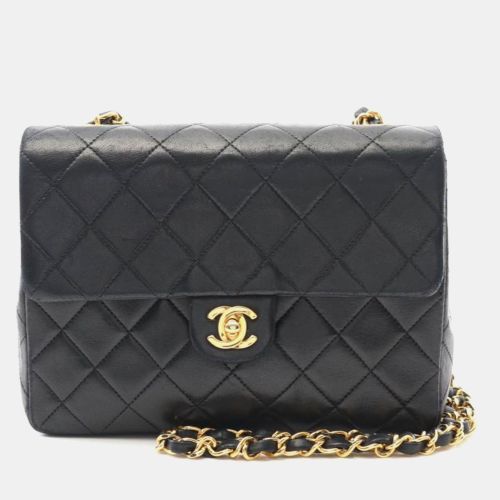 Quilted Lambskin Square Single Flap Bag - Chanel - Modalova