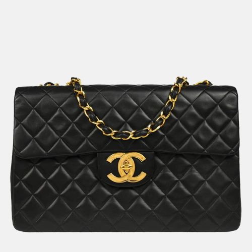 Classic Flap Lambskin Maxi Shoulder Bag - Chanel - Modalova