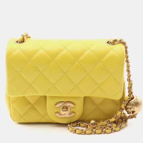 Pearl Crush Mini Lambskin Chain Shoulder Bag - Chanel - Modalova