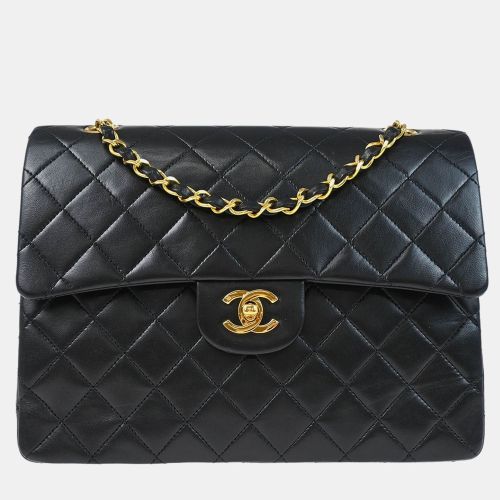 Classic Double Flap Medium Lambskin Shoulder Bag - Chanel - Modalova
