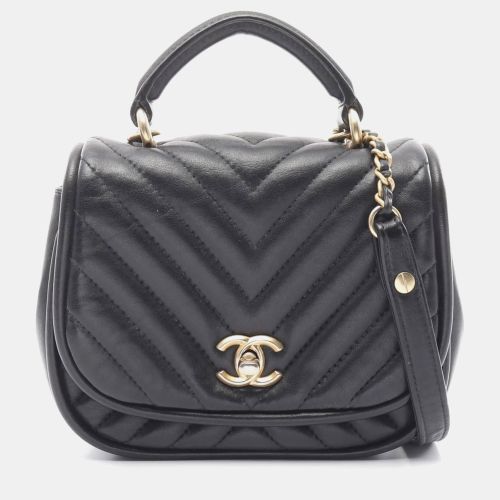 Reverse Chevron Quilted Lambskin Shoulder Bag - Chanel - Modalova