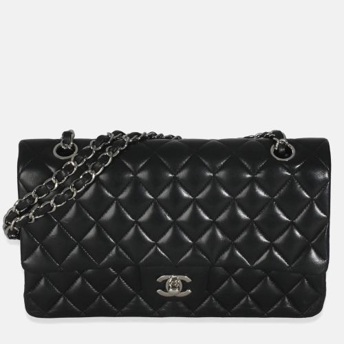 Quilted Lambskin Medium Classic Double Flap Bag - Chanel - Modalova
