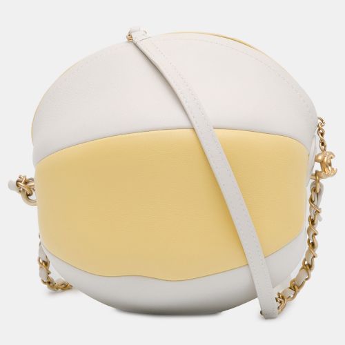 Chanel Coco Beach Ball Yellow Calfskin Leather Crossbody Bag - Chanel - Modalova