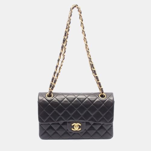 Classic Double Flap Lambskin Shoulder Bag - Chanel - Modalova