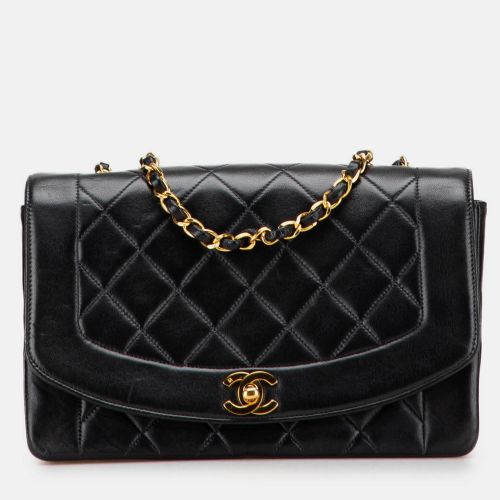 Chanel Black Medium Lambskin Diana Flap - Chanel - Modalova