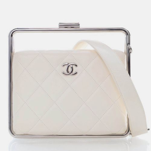 Lambskin Metal Bar Flap Bag - Chanel - Modalova
