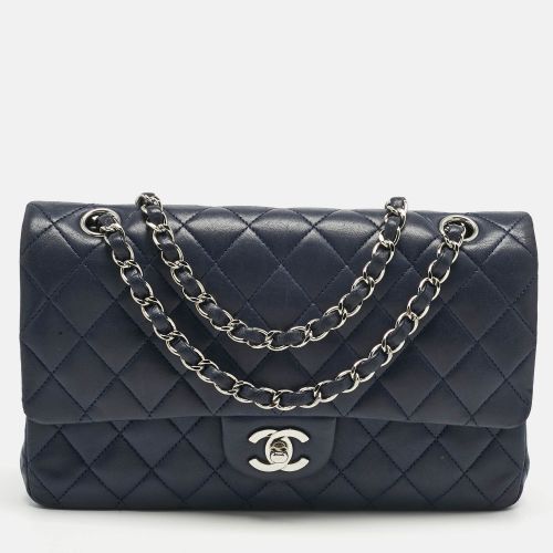 Quilted Leather Medium Classic Double Flap Bag - Chanel - Modalova