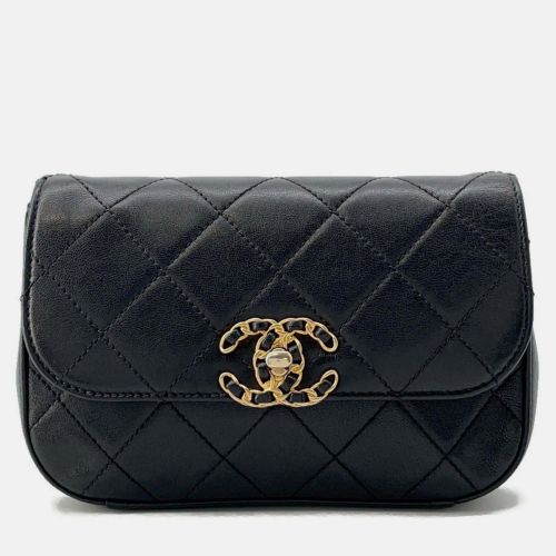 Waist Bag 19 Matelasse Coco Mark Leather - Chanel - Modalova