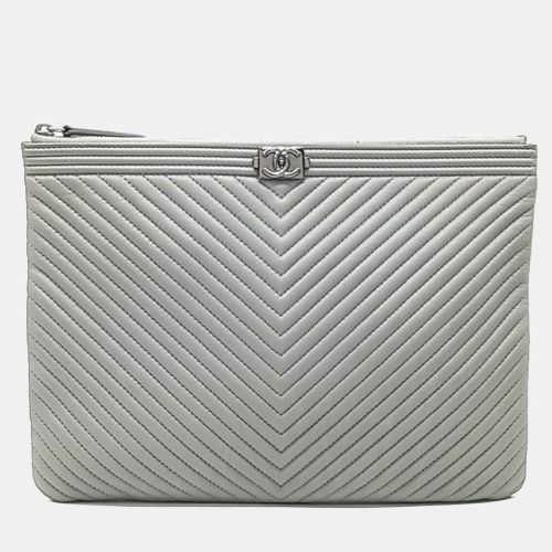 Leather Chevron Boy Clutch New Medium - Chanel - Modalova