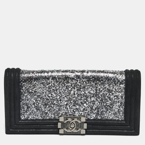 Boy /Silver Metallic Suede and Python Clutch - Chanel - Modalova