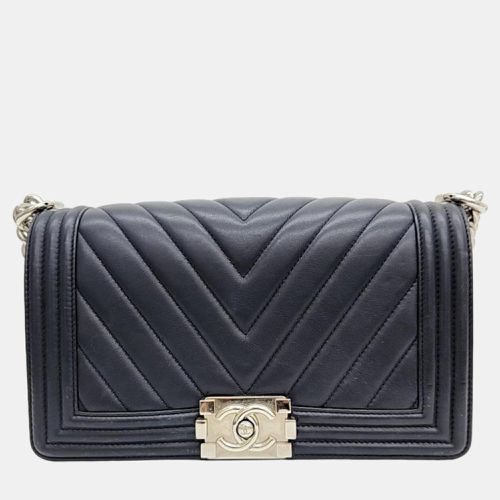 Chanel Navy Blue Lambskin Leather Medium Chevron Boy Shoulder Bag - Chanel - Modalova