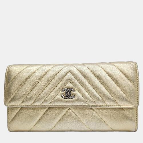 Chanel Gold chevron long wallet - Chanel - Modalova