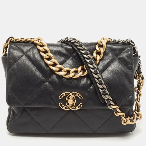 Quilted Leather CC Chain Link 19 Flap Bag - Chanel - Modalova