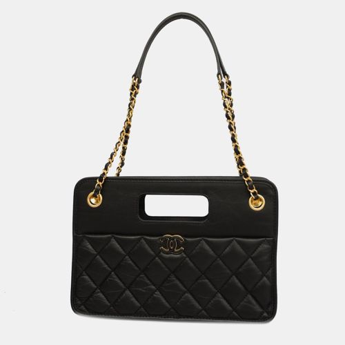 Chanel Black Lambskin Leather Graphic Catch Handle Bag - Chanel - Modalova