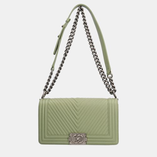 Chanel Green Chevron Leather Medium Boy Flap Bag - Chanel - Modalova