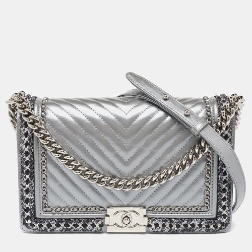 Chanel Silver Quilted Leather New Medium Boy Flap Bag - Chanel - Modalova