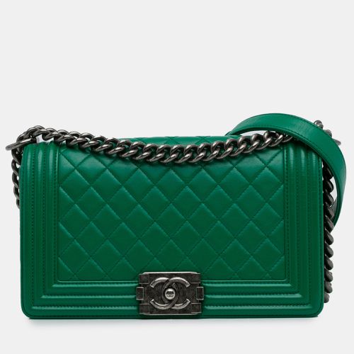 Chanel Medium Lambskin Boy Flap Bag - Chanel - Modalova