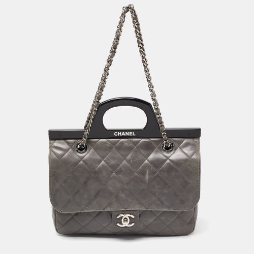 Chanel Grey Quilted Glazed Leather Small CC Delivery Bag - Chanel - Modalova