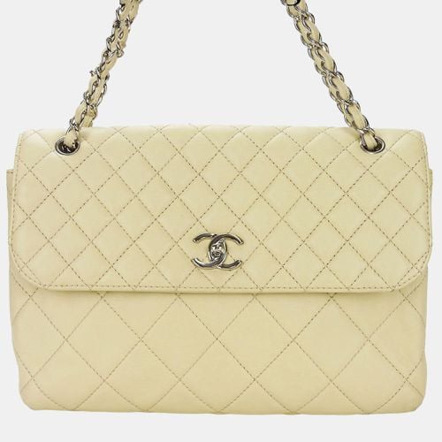 Quilted Lambskin Maxi In The Business Flap Shoulder Bag - Chanel - Modalova