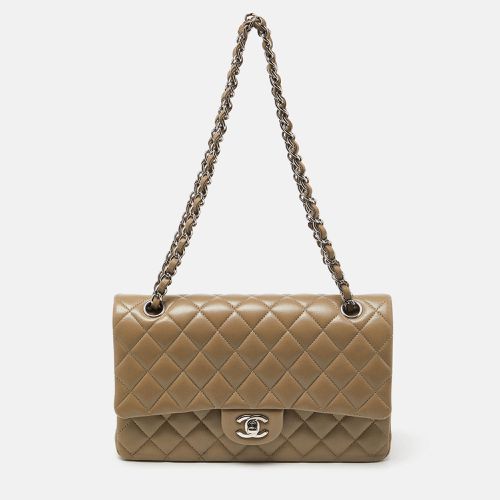 Chanel Avocado Green Quilted Leather Medium Classic Double Flap Bag - Chanel - Modalova