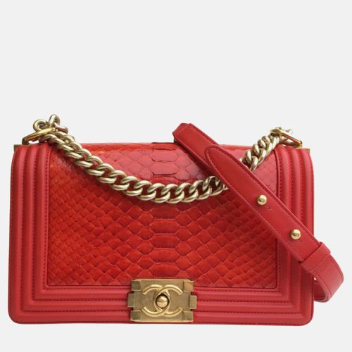 Chanel Red Patent Leather Medium Boy Shoulder Bag - Chanel - Modalova