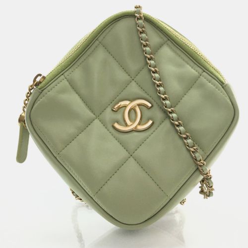 Chanel Sage Quilted Lambskin Diamond CC Crossbody Bag - Chanel - Modalova