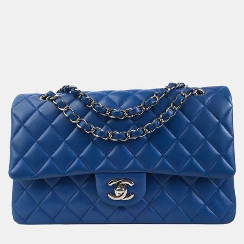 Chanel Blue Lambskin Leather Medium Classic Double Flap Shoulder Bags - Chanel - Modalova