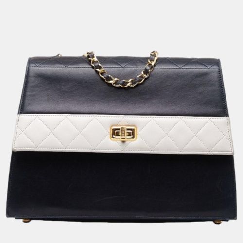 Chanel Black/White CC Lambskin Trapezoid Flap Bag - Chanel - Modalova