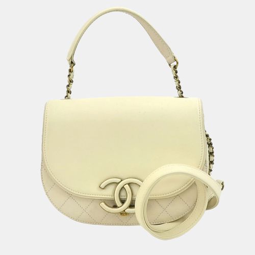 Chanel Cream Goatskin Leather Medium Coco Curve Shoulder Bag - Chanel - Modalova