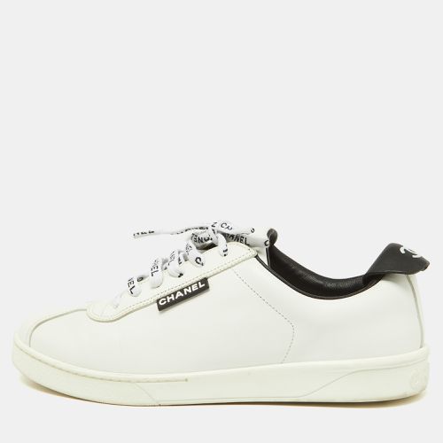 Chanel White/Black Leather Lace Up CC Low Top Sneakers Size 38.5 - Chanel - Modalova