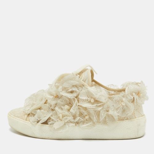 Chanel Cream Lace and Mesh Camelia Lace Up Sneakers Size 37 - Chanel - Modalova