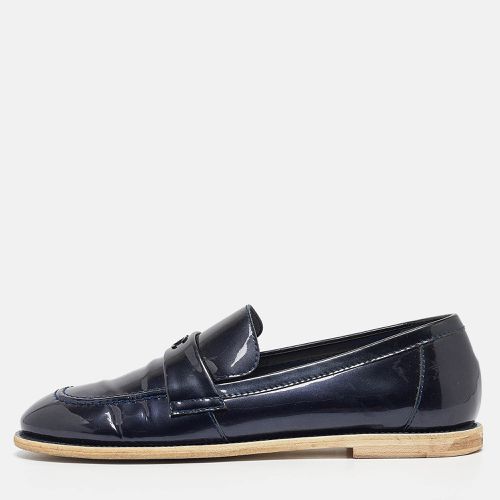 Chanel Navy Blue Patent Leather CC Loafers Size 38.5 - Chanel - Modalova