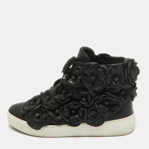 Chanel Black Leather Flower High Top Sneakers Size 37.5 - Chanel - Modalova