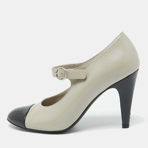 Chanel Grey/Black Leather Pumps Size 38.5 - Chanel - Modalova