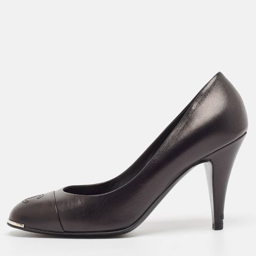 Chanel Black Leather CC Round Toe Pumps Size 38.5 - Chanel - Modalova