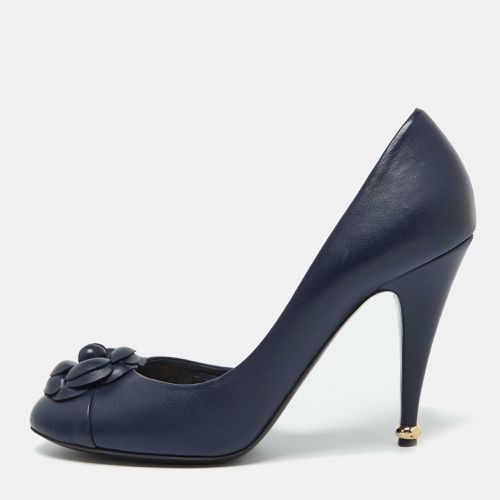 Chanel Navy Blue Leather Camellia Accent D'orsay Pumps Size 42 - Chanel - Modalova