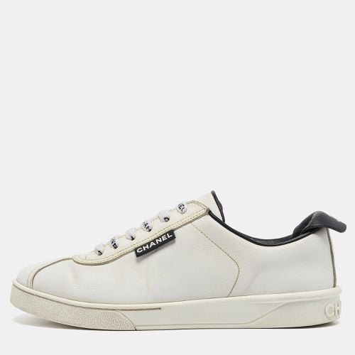 Chanel White Leather CC Low Top Sneakers Size 37.5 - Chanel - Modalova