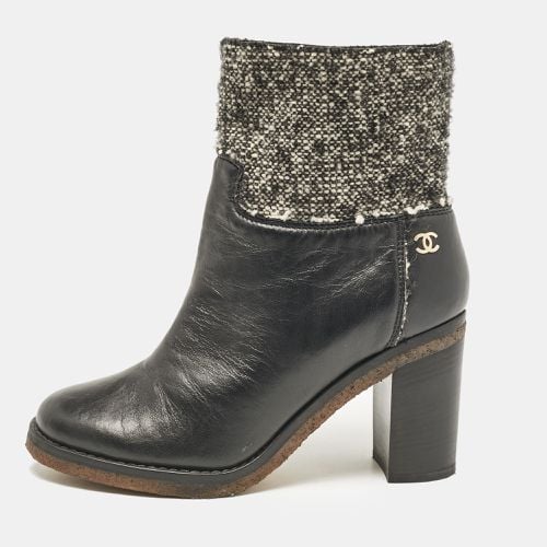 Chanel Black Leather and Tweed Ankle Length Boots Size 38.5 - Chanel - Modalova