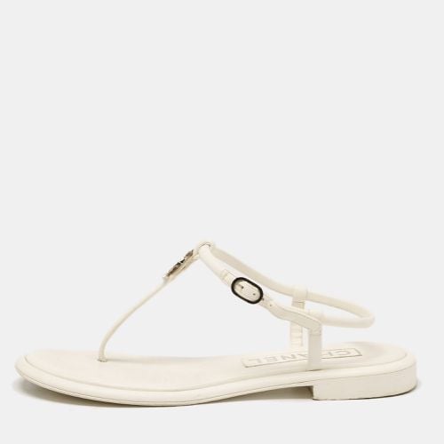 Chanel White Leather CC Thong Sandals Size 38 - Chanel - Modalova