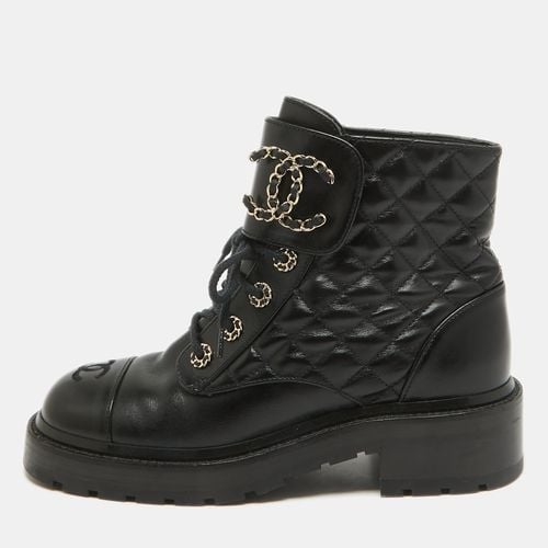 Chanel Black Quilted Leather CC Cap Toe Chain Link Logo Combat Boots Size 38 - Chanel - Modalova