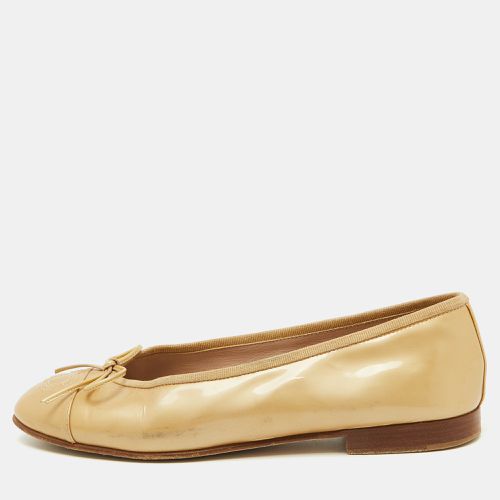 Chanel Sand Beige Patent Leather CC Cap Toe Bow Ballet Flats Size 37 - Chanel - Modalova