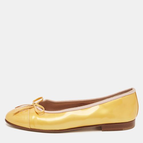 Chanel Yellow Patent Leather CC Ballet Flats Size 35.5 - Chanel - Modalova