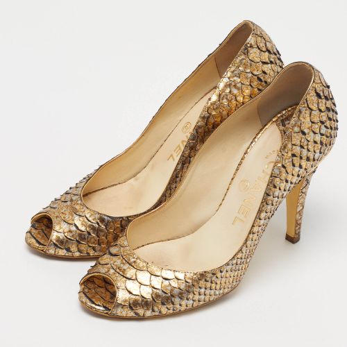 CC Size 37.5 Metallic Python Leather Peep Toe Pumps - Chanel - Modalova