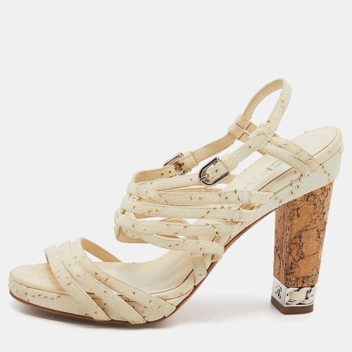 Chanel Cream Leather Chain Embellished Cork Block Heel Strappy Sandals Size 38.5 - Chanel - Modalova